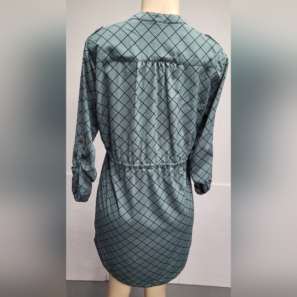 O'Neill Diamond Pattern Button Down Dress M Adjustable Sleeve Like New - Picture 2 of 6